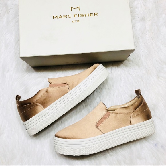 Marc Fisher blush pink velvet slip on sneakers - Picture 3 of 5